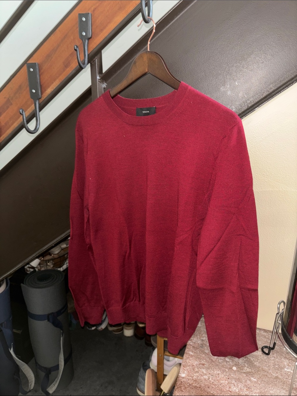 Vince Men's Crewneck Sweater in burgandy Medium
